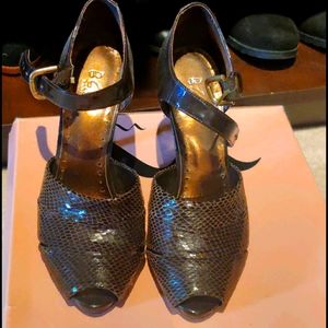BCBG Paris heels